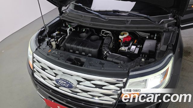 Ford Explorer 2.3 Limited 4WD 5th 2018 — фото 6