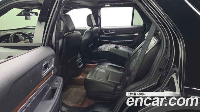 Ford Explorer 2.3 Limited 4WD 5th 2018 — фото 12