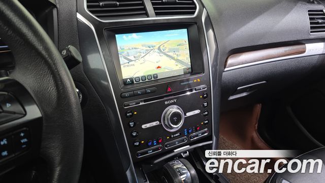 Ford Explorer 2.3 Limited 4WD 5th 2018 — фото 13