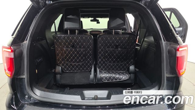 Ford Explorer 2.3 Limited 4WD 5th 2018 — фото 18
