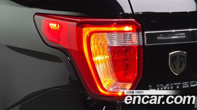 Ford Explorer 2.3 Limited 4WD 5th 2018 — фото 23