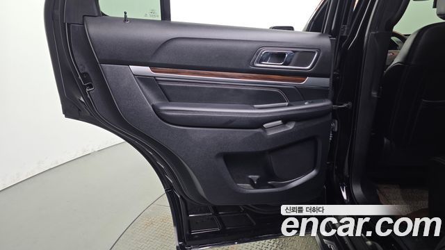 Ford Explorer 2.3 Limited 4WD 5th 2018 — фото 25