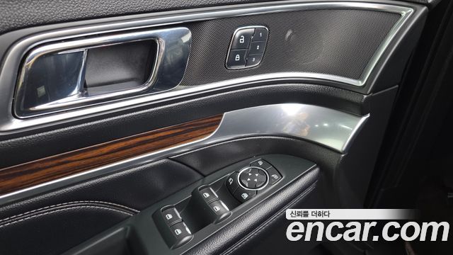 Ford Explorer 2.3 Limited 4WD 5th 2018 — фото 28