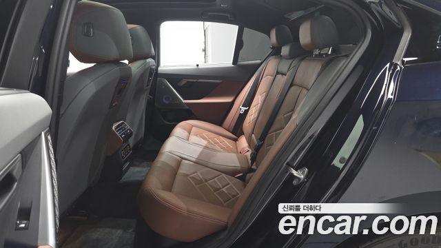 BMW 5 Series (G60) 530i xDrive M Sport 2024 — фото 12
