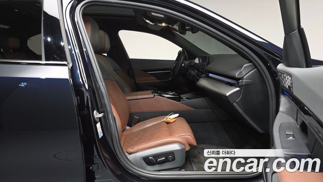 BMW 5 Series (G60) 530i xDrive M Sport 2024 — фото 26
