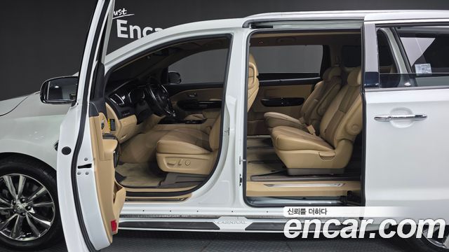 Kia Carnival Gasoline 9-Seater Noblesse Special 2020 — фото 17
