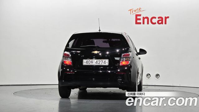 Chevrolet Aveo Hatchback 1.4 Turbo LS 2017 — фото 4