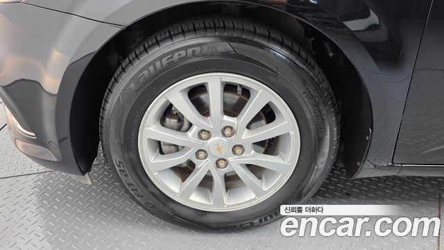 Chevrolet Aveo Hatchback 1.4 Turbo LS 2017 — фото 5