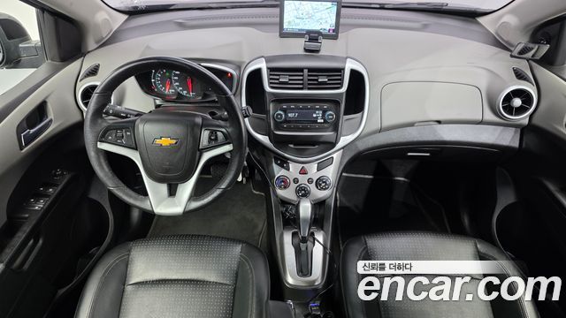 Chevrolet Aveo Hatchback 1.4 Turbo LS 2017 — фото 7