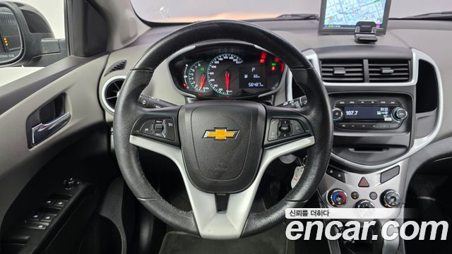 Chevrolet Aveo Hatchback 1.4 Turbo LS 2017 — фото 13