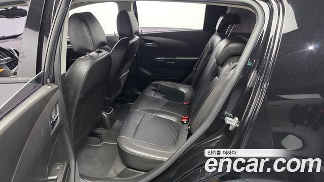 Chevrolet Aveo Hatchback 1.4 Turbo LS 2017 — фото 26