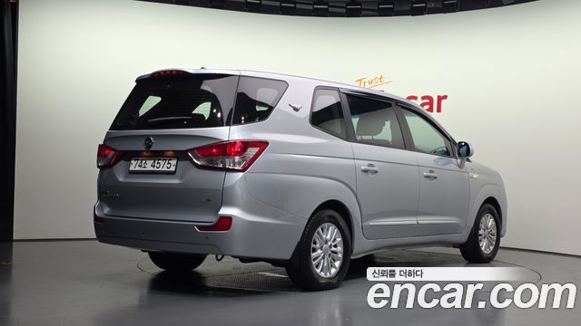 KG Mobility (SsangYong) Korando Turismo 4WD LT 11-seater 2014 — фото 2