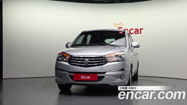 KG Mobility (SsangYong) Korando Turismo 4WD LT 11-seater 2014 — фото 3