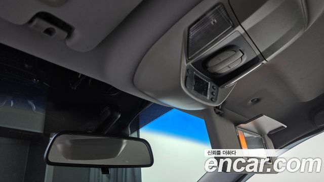 KG Mobility (SsangYong) Korando Turismo 4WD LT 11-seater 2014 — фото 15