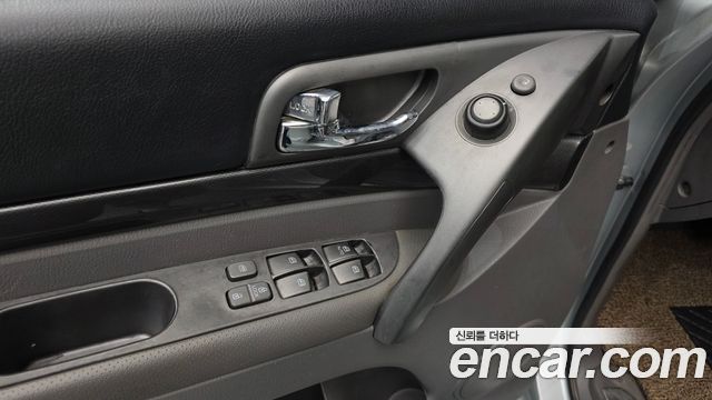 KG Mobility (SsangYong) Korando Turismo 4WD LT 11-seater 2014 — фото 23