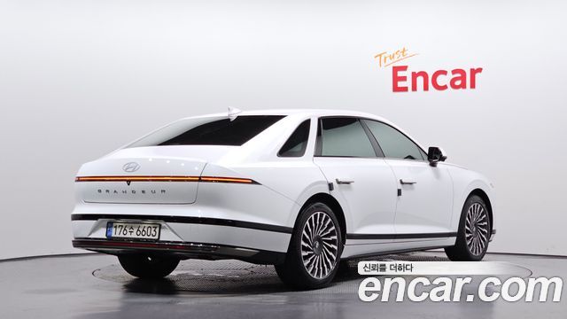 Hyundai Grandeur Hybrid (GN7) Calligraphy 2024 — фото 2