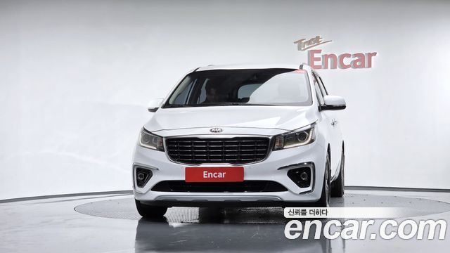 Kia Carnival 9-Seater Luxury 2019 — фото 3