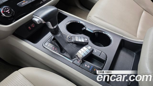 Kia Carnival 9-Seater Luxury 2019 — фото 9