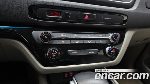 Kia Carnival 9-Seater Luxury 2019 — фото 17