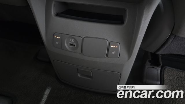 Kia Carnival 9-Seater Luxury 2019 — фото 19
