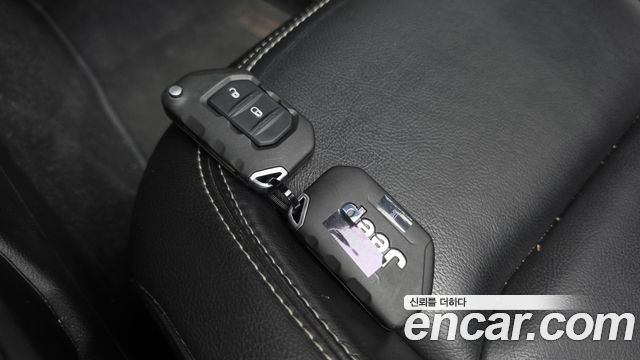 Jeep Wrangler (JL) 2.0 Overland Power Top 4Door 2020 — фото 16