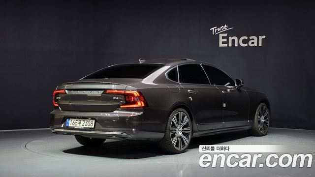 Volvo S90 B6 AWD Ultimate Bright 2023 — фото 2