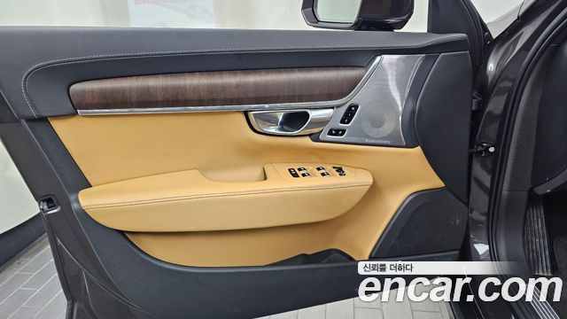 Volvo S90 B6 AWD Ultimate Bright 2023 — фото 24