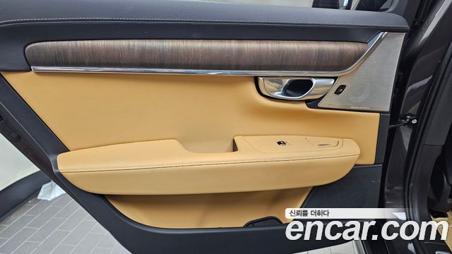 Volvo S90 B6 AWD Ultimate Bright 2023 — фото 25