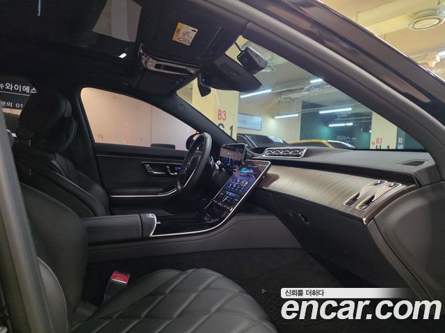 Mercedes-Benz S-Class (W223) Maybach S680 4MATIC 2025 — фото 10