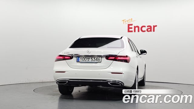 Mercedes-Benz E-Class (W213) E250 Exclusive 2023 — фото 4