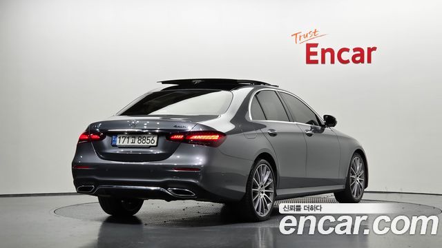 Mercedes-Benz E-Class (W213) E350 4MATIC AMG Line 2022 — фото 2