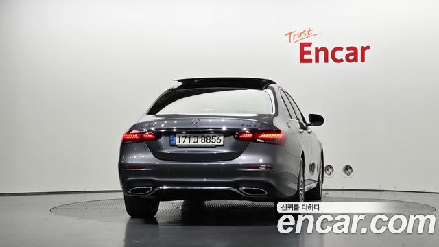 Mercedes-Benz E-Class (W213) E350 4MATIC AMG Line 2022 — фото 4