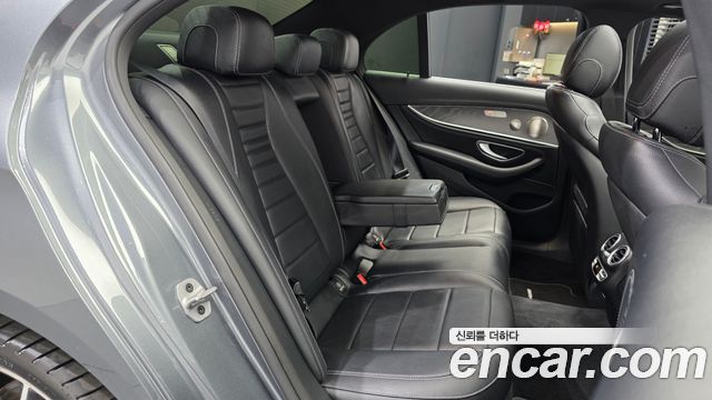 Mercedes-Benz E-Class (W213) E350 4MATIC AMG Line 2022 — фото 16
