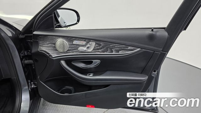 Mercedes-Benz E-Class (W213) E350 4MATIC AMG Line 2022 — фото 31