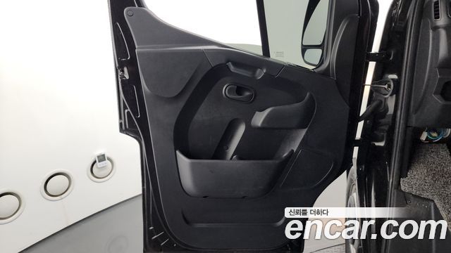 Renault Korea Master 2.3 Van S 2022 — фото 31