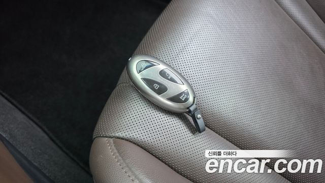 Hyundai Grandeur (GN7) 2,5 Gasoline 2WD Exclusive 2023 — фото 18