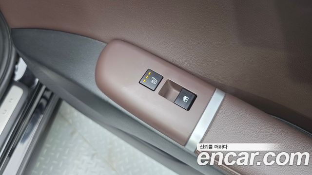 Hyundai Grandeur (GN7) 2,5 Gasoline 2WD Exclusive 2023 — фото 19