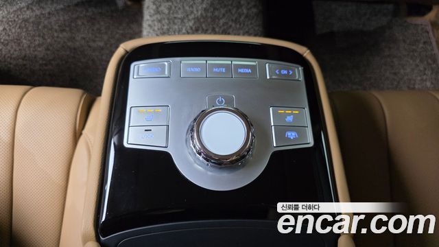 Genesis G80 (RG3) Gasoline 2.5 Turbo AWD 2025 — фото 16