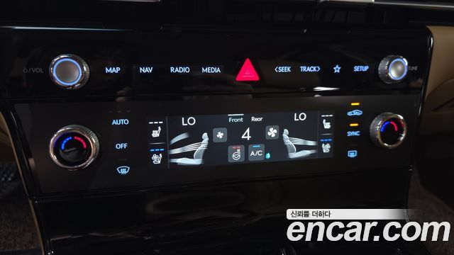 Genesis G80 (RG3) Gasoline 2.5 Turbo AWD 2025 — фото 31