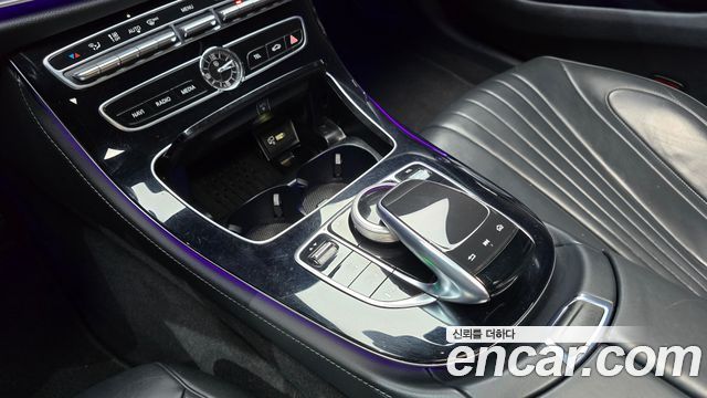 Mercedes-Benz CLS-Class (C257) CLS300d AMG Line 2019 — фото 17