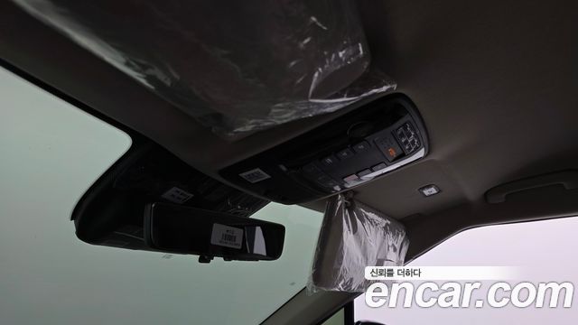 Kia Carnival (IV) HEV 4-Seater Hi Limousine Signature 2026 — фото 20