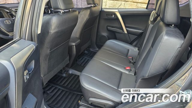Toyota RAV4 2.5 2WD 4th 2015 — фото 10