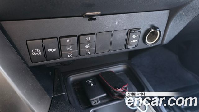 Toyota RAV4 2.5 2WD 4th 2015 — фото 20