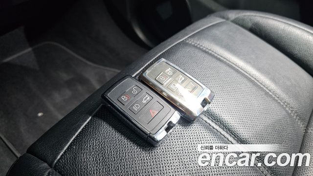 Land Rover Range Rover Evoque (II) P250 SE 2022 — фото 16