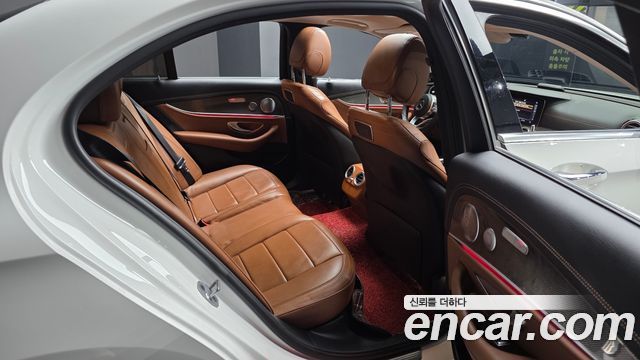 Mercedes-Benz E-Class (W213) E350 4MATIC AMG Line 2019 — фото 12