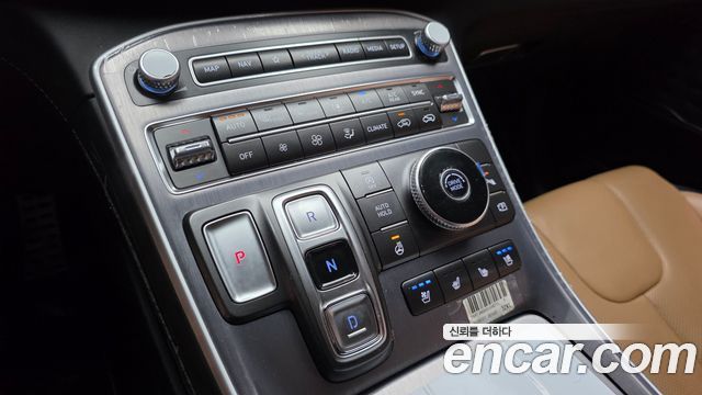 Hyundai Santa Fe Gasoline 2.5T 2WD Calligraphy 2023 — фото 9