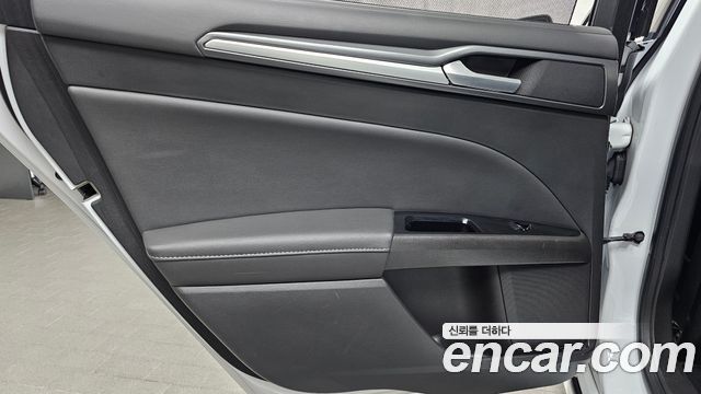 Ford Mondeo (IV) 2.0 Trend 2016 — фото 25