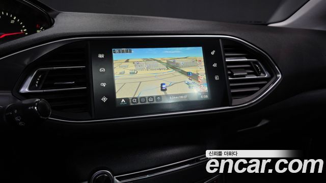 Peugeot 308 (II) 2.0 BlueHDi Active 2015 — фото 16