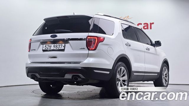 Ford Explorer 2.3 Limited 4WD 5th 2018 — фото 2