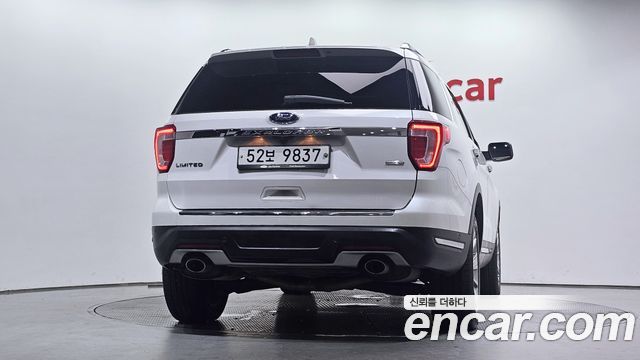 Ford Explorer 2.3 Limited 4WD 5th 2018 — фото 4